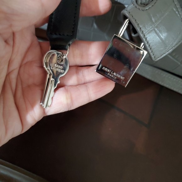 SOLD Yves Saint Laurent Baby Sac de jour croc embossed bag - Picture 3 of 15